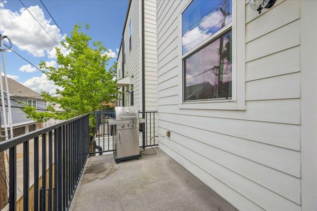 1033 Ashland Street A, Houston, TX 77008