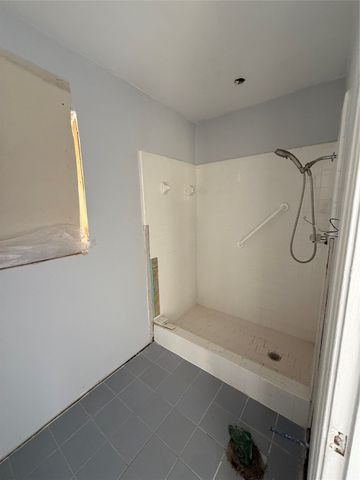 605 Hinton Street, Grand Prairie, TX 75050