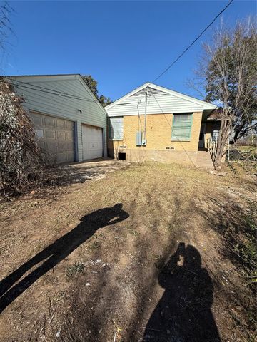 605 Hinton Street, Grand Prairie, TX 75050