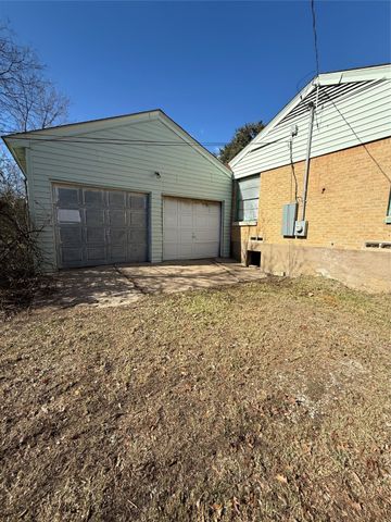 605 Hinton Street, Grand Prairie, TX 75050