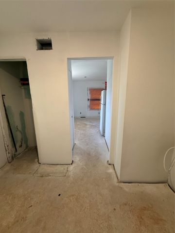 605 Hinton Street, Grand Prairie, TX 75050