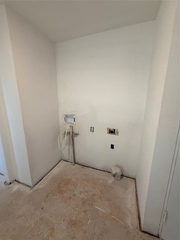 605 Hinton Street, Grand Prairie, TX 75050