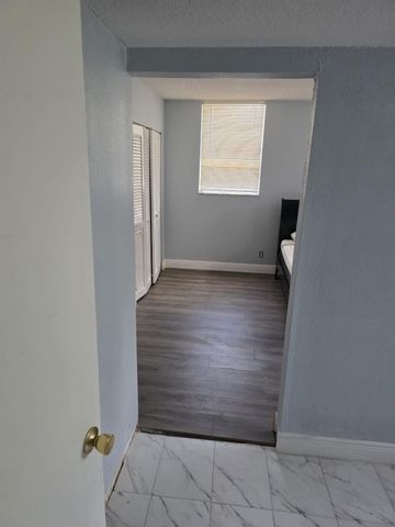 3130 Holiday Springs Boulevard 104, Margate, FL 33063