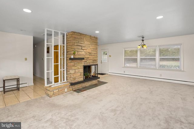 949 US HIGHWAY ROUTE 206, Bordentown, NJ 08505