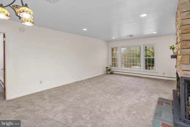 949 US HIGHWAY ROUTE 206, Bordentown, NJ 08505