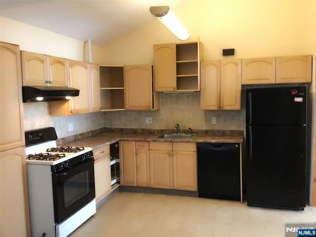 523 Lookout Avenue, Hackensack, NJ 07601