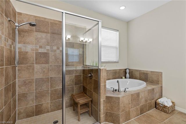 12841 Seaside Key CT, North Fort Myers, FL 33903