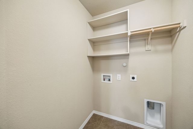 709 Cheyenne Drive, Aubrey, TX 76227