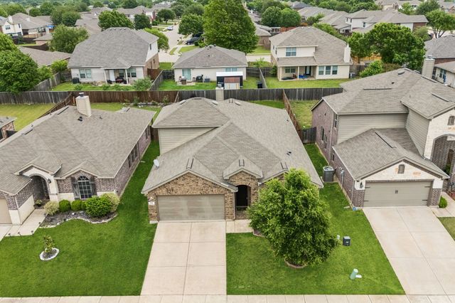 709 Cheyenne Drive, Aubrey, TX 76227