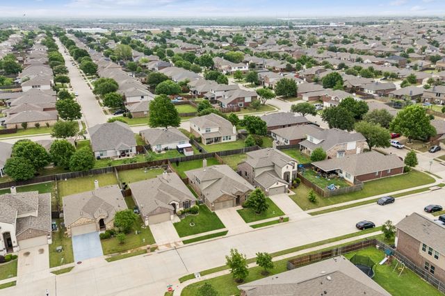 709 Cheyenne Drive, Aubrey, TX 76227