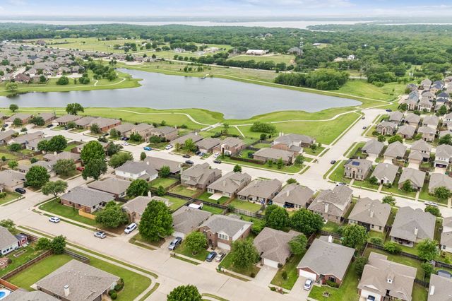 709 Cheyenne Drive, Aubrey, TX 76227