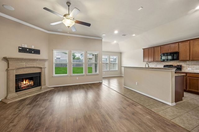 709 Cheyenne Drive, Aubrey, TX 76227