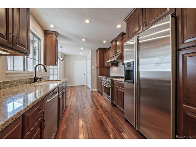 9308 Miles Dr, Lone Tree, CO 80124