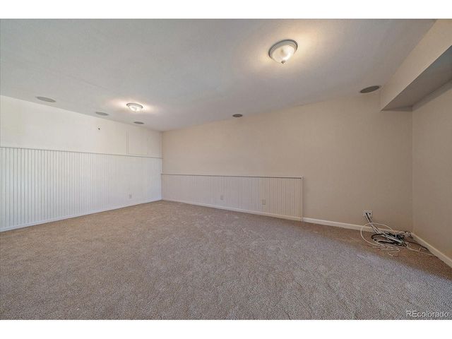 9308 Miles Dr, Lone Tree, CO 80124