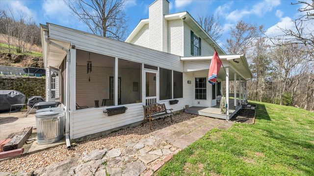 394 Lou Dr, Dowelltown, TN 37059