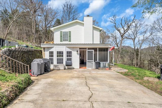 394 Lou Dr, Dowelltown, TN 37059