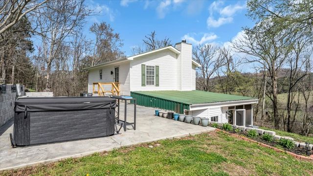 394 Lou Dr, Dowelltown, TN 37059