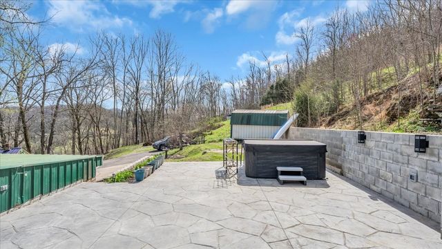 394 Lou Dr, Dowelltown, TN 37059