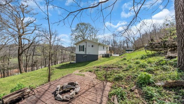 394 Lou Dr, Dowelltown, TN 37059