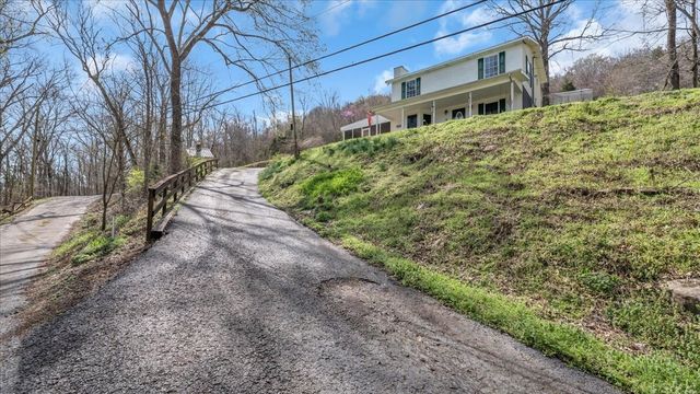 394 Lou Dr, Dowelltown, TN 37059