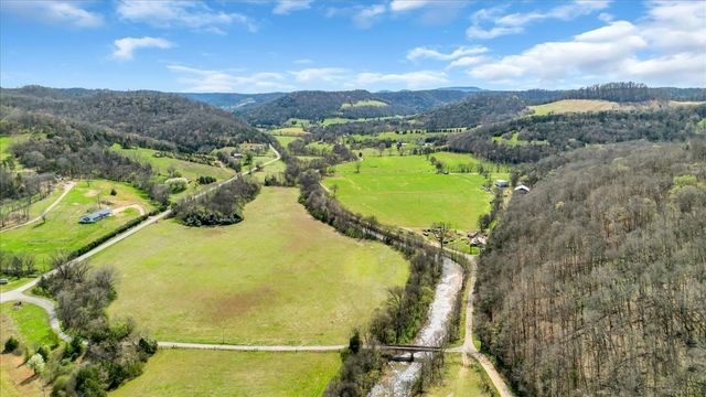 394 Lou Dr, Dowelltown, TN 37059