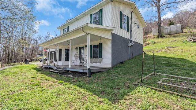 394 Lou Dr, Dowelltown, TN 37059
