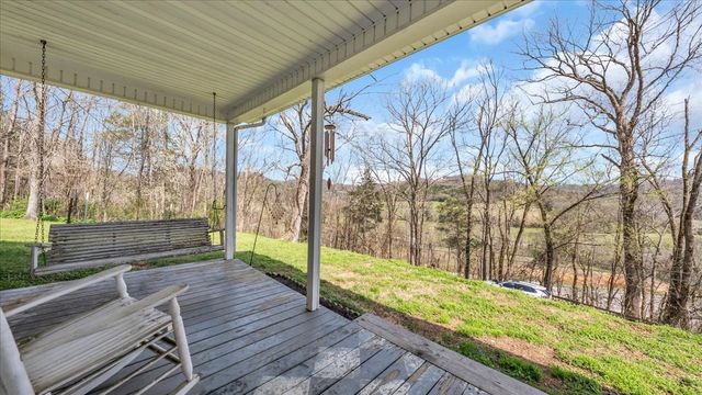 394 Lou Dr, Dowelltown, TN 37059