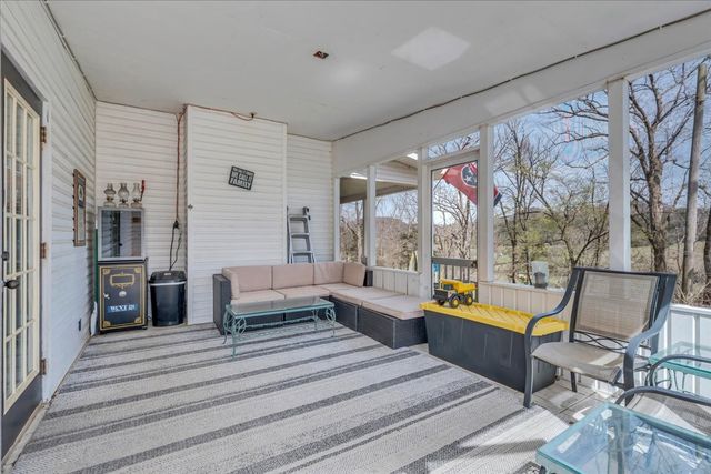 394 Lou Dr, Dowelltown, TN 37059