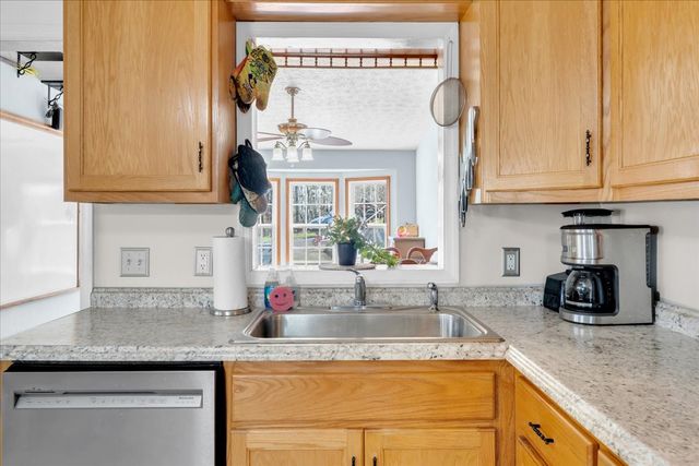 394 Lou Dr, Dowelltown, TN 37059