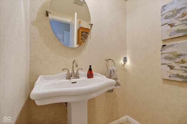 1711 Mulberry Circle, Noblesville, IN 46062