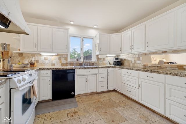1711 Mulberry Circle, Noblesville, IN 46062