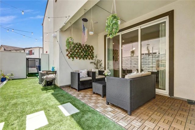 27676 Symphony, Valencia, CA 91381