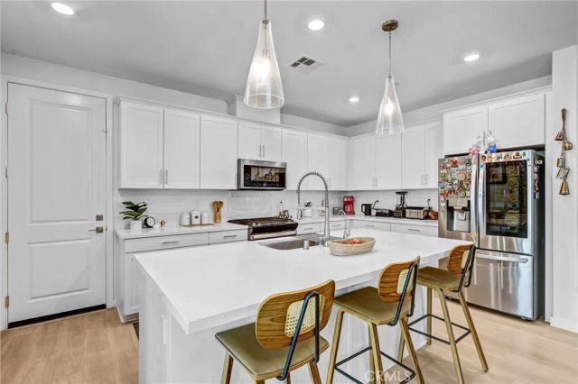 27676 Symphony, Valencia, CA 91381
