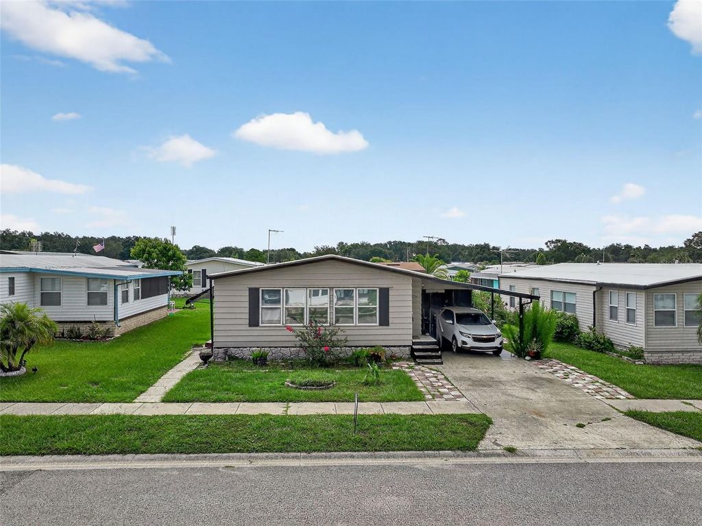 3850 SARAH DRIVE, Wesley Chapel, FL 33543