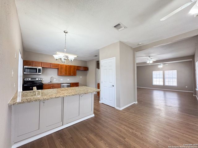 2521 E Houston St 1, San Antonio, TX 78202