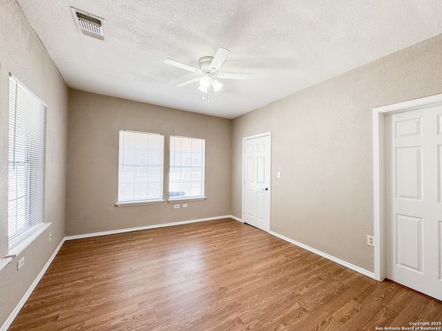 2521 E Houston St 1, San Antonio, TX 78202