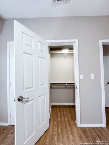 2521 E Houston St 1, San Antonio, TX 78202