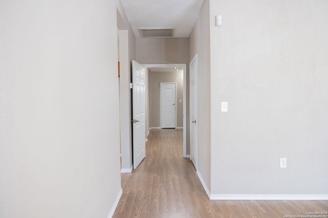 2521 E Houston St 1, San Antonio, TX 78202