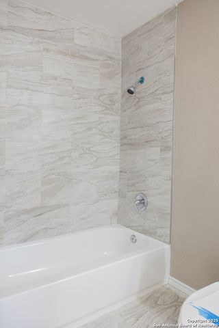 2521 E Houston St 1, San Antonio, TX 78202