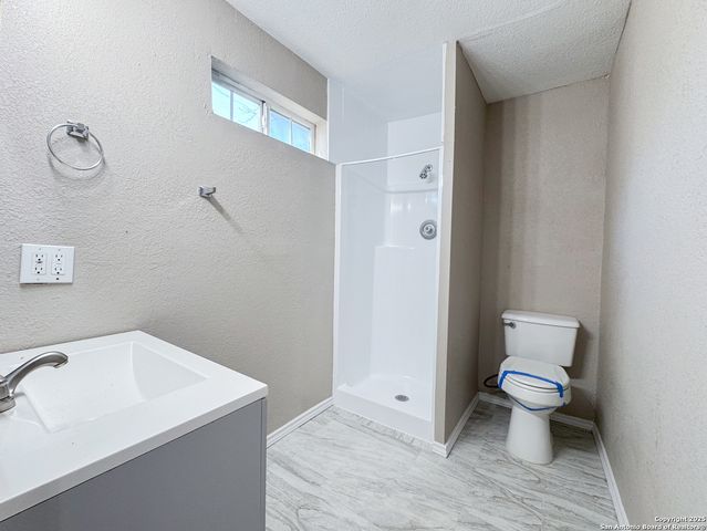 2521 E Houston St 1, San Antonio, TX 78202