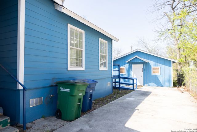 2521 E Houston St 1, San Antonio, TX 78202