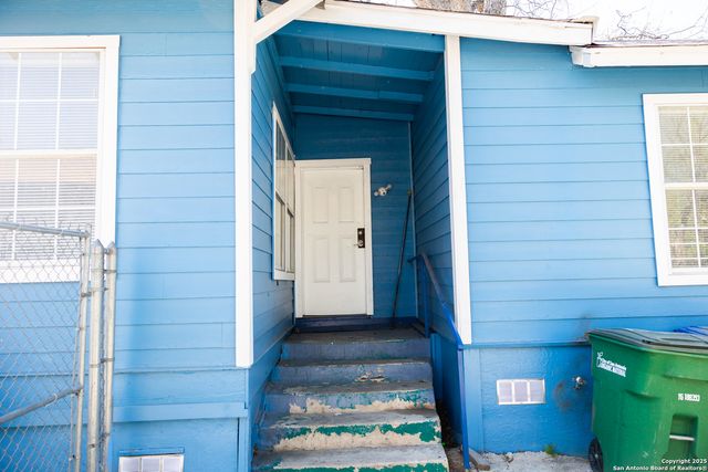 2521 E Houston St 1, San Antonio, TX 78202