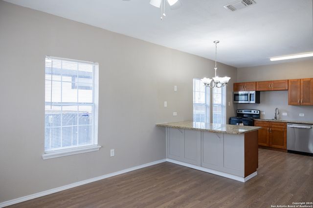 2521 E Houston St 1, San Antonio, TX 78202