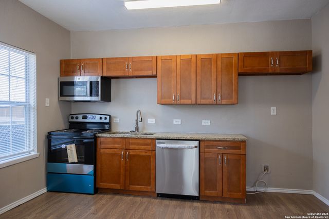 2521 E Houston St 1, San Antonio, TX 78202