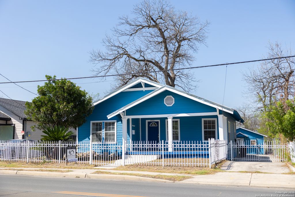 2521 E Houston St 1, San Antonio, TX 78202