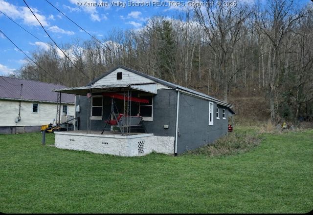 2564 BROWNS CREEK, St Albans, WV 25177