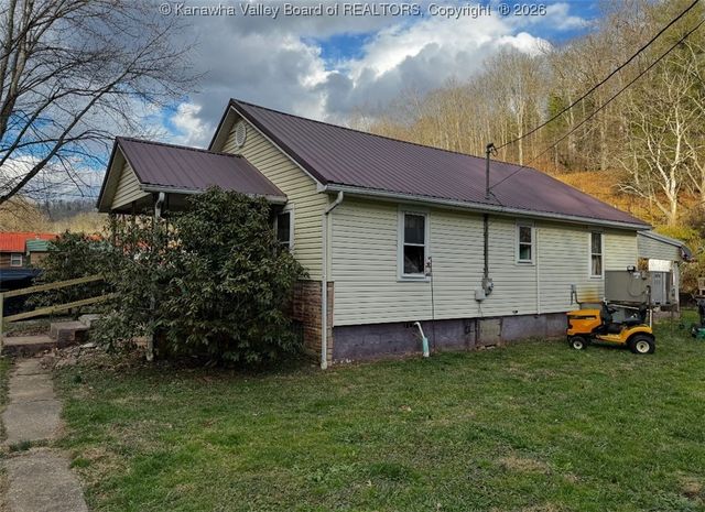 2564 BROWNS CREEK, St Albans, WV 25177