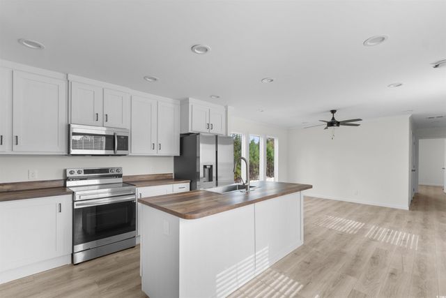 141 Feather Dr, Georgetown, SC 29440