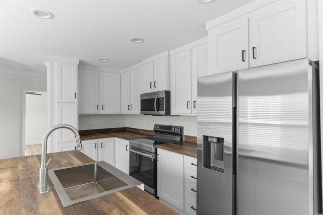 141 Feather Dr, Georgetown, SC 29440