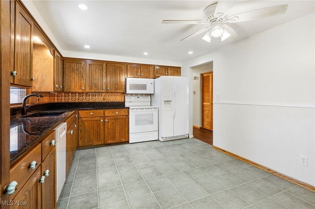 327 39th Street SW, Canton, OH 44706